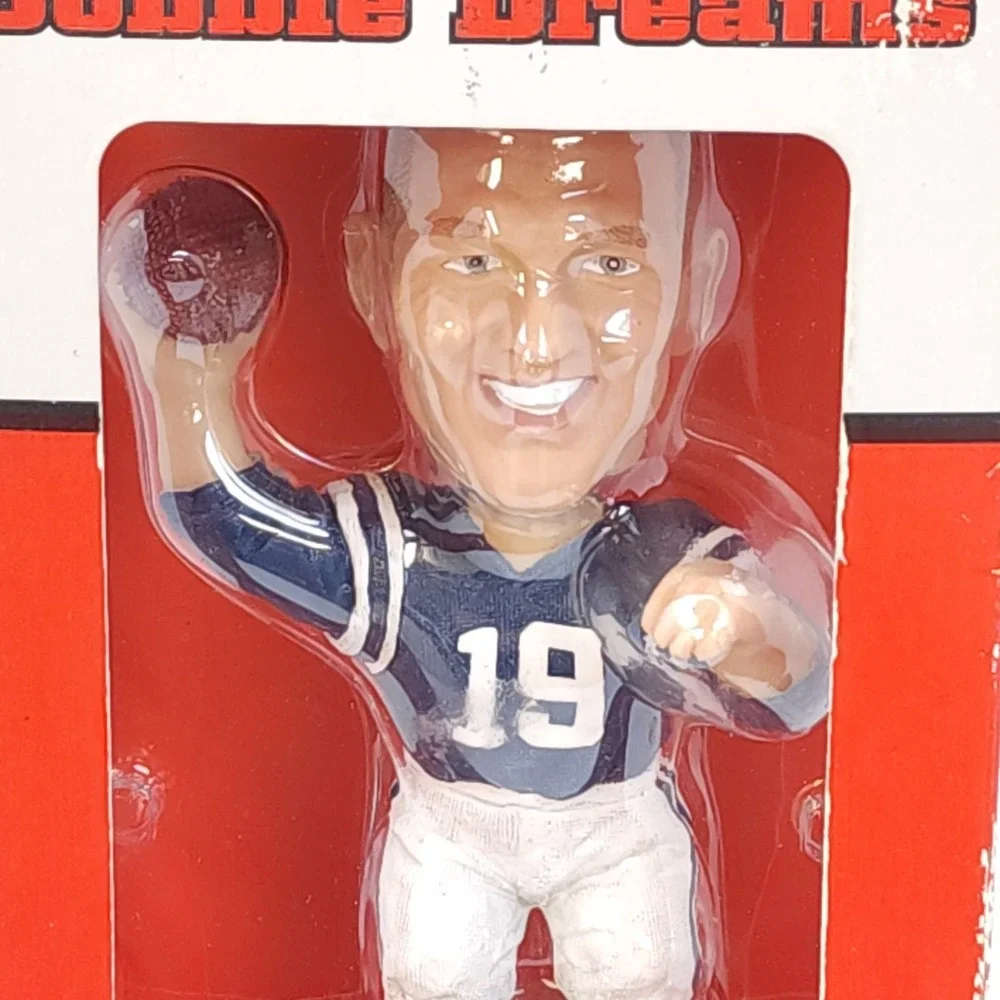 Vintage JOHNNY UNITAS Bobble Dreams NFL Collectible Bobble Head New in Box
